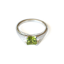 Load image into Gallery viewer, Held Peridot
