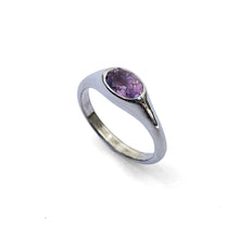 Load image into Gallery viewer, Oval Ring With Amethyst
